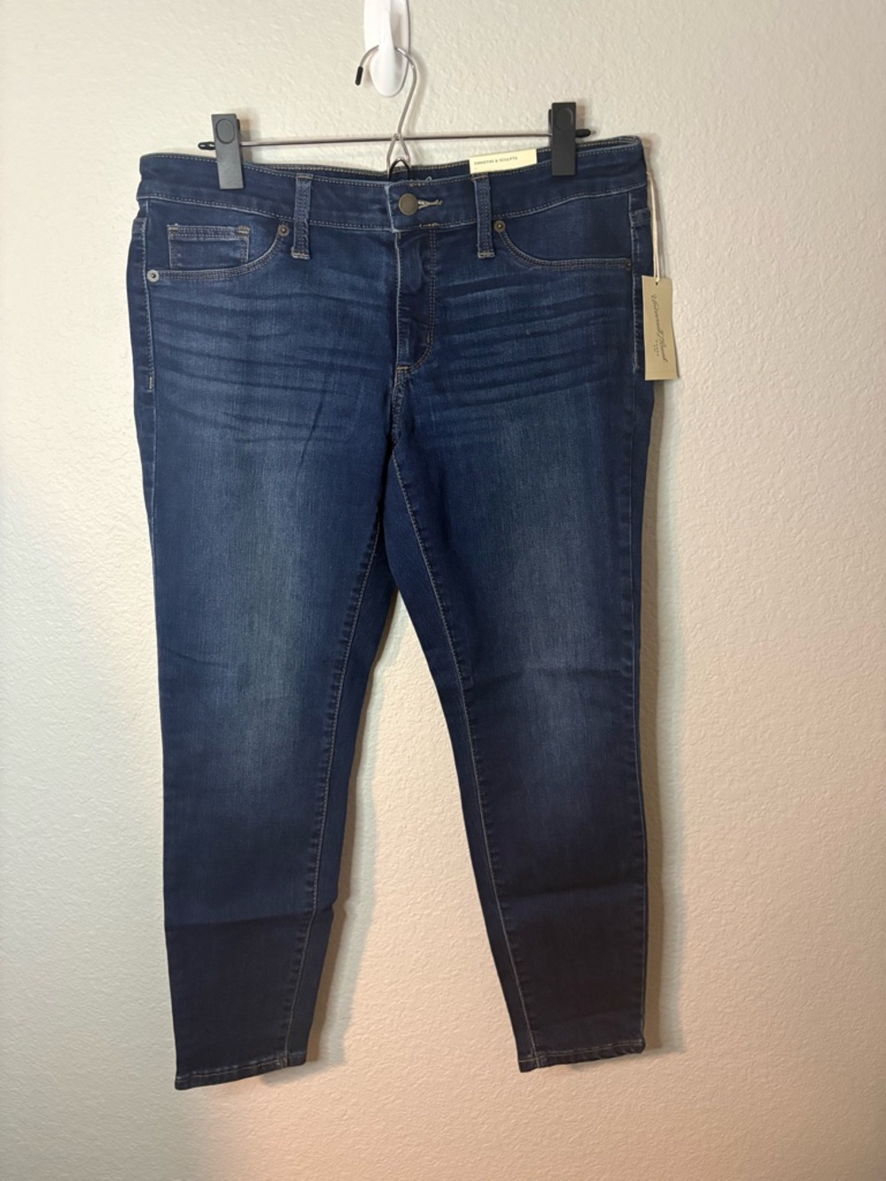 Universal Thread Dark Blue Women's Low-Rise Jegging
